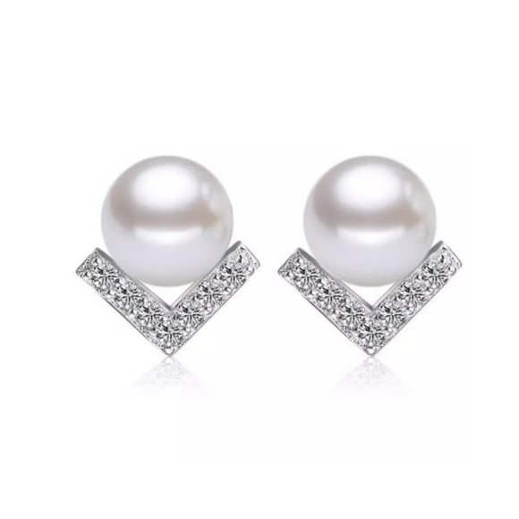 Amore Jewelry - NEW Sterling Silver PEARL Shevron Earrings
